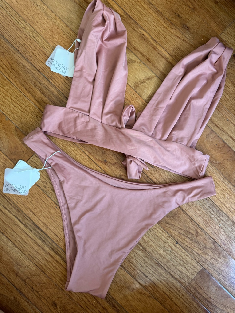 NWT MONDAY SWIMWEAR Aruba Top + Byron Bottoms Bikini Set L - Picture 3 of 10